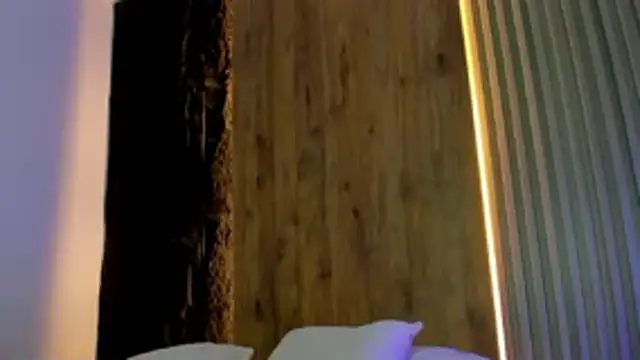 Snapshot of bella_fernand chatting on April 25, 2:14 am bella fernand online show from April 25, 2:14 am