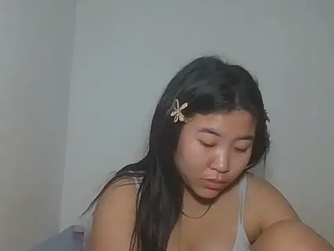 Zyeiii online show from February 1, 8:51 pm