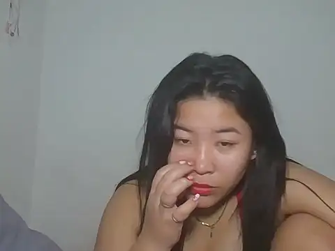 Zyeiii online show from February 11, 4:45 pm