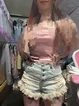 Snapshot of Adela-222 chatting on June 16, 3:53 am Adela-222 online show from June 16, 3:53 am