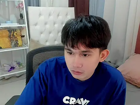 davincihugecock online show from March 7, 4:37 pm