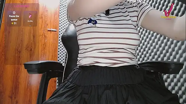 Snapshot of Shiny_68 chatting on July 6, 3:03 pm Shiny 68 online show from July 6, 3:03 pm