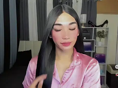 FyangFoxx online show from May 8, 5:51 pm