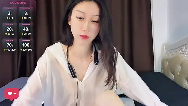 Queenbb88 online show from August 4, 12:08 pm
