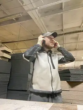 Snapshot of Dildogang chatting on March 2, 7:09 am Dildogang online show from March 2, 7:09 am