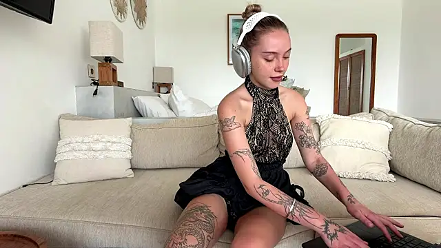 MartinaDeoliveira online show from February 21, 5:08 am