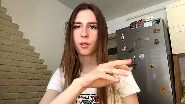 ElsieKuhlmann online show from February 20, 6:26 am