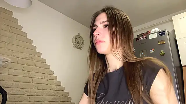 ElsieKuhlmann online show from March 1, 4:03 am