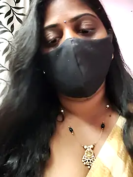 Snapshot of suma_telugu1 chatting on July 10, 1:21 am suma telugu1 online show from July 10, 1:21 am