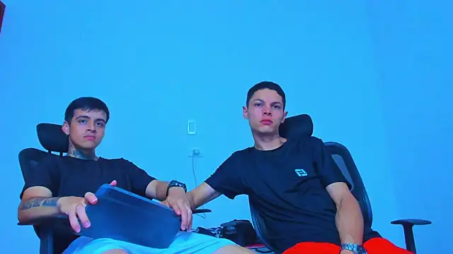 Thomas-Wil online show from April 5, 1:36 am