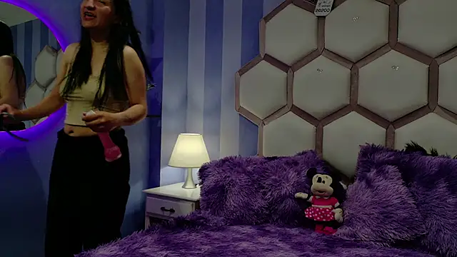 yvi taylor online show from April 20, 12:08 pm