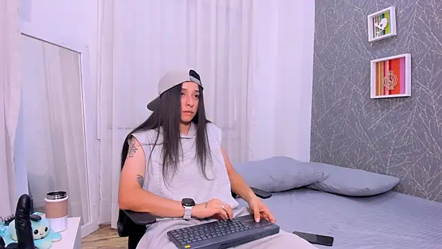 ViictoriiaSaenz online show from March 13, 6:36 pm