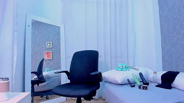 ViictoriiaSaenz online show from March 20, 9:30 pm