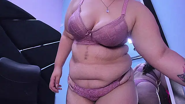 MiaRouss69 online show from March 21, 8:23 pm