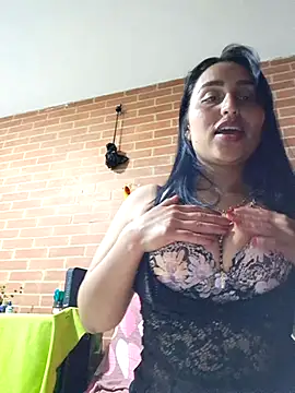 LunaRouuse  online show from May 18, 1:02 am