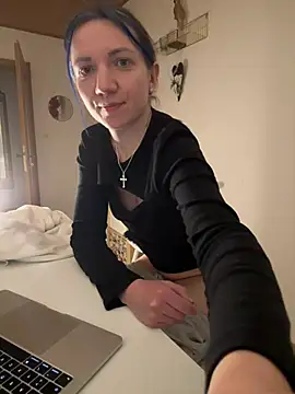 Snapshot of Marina_und_Jayden chatting on February 26, 10:09 pm Marina und Jayden online show from February 26, 10:09 pm