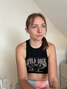 Snapshot of Marina_und_Jayden chatting on July 10, 12:41 pm Marina und Jayden online show from July 10, 12:41 pm