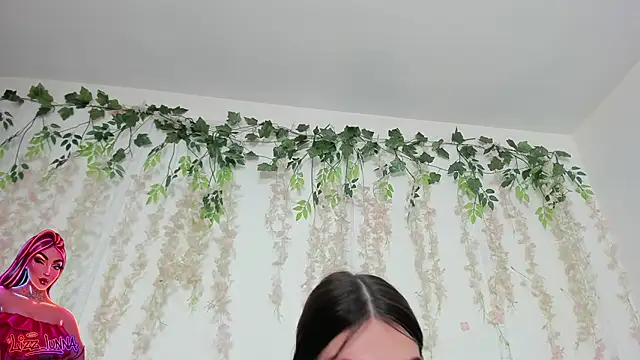 lizz lunna online show from April 18, 12:14 am