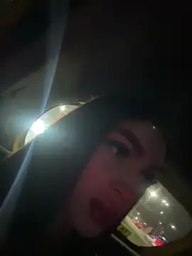 Snapshot of lizz_lunna chatting on June 19, 2:49 am lizz lunna online show from June 19, 2:49 am