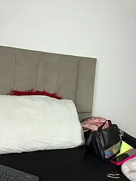 LeslyCooper1 online show from February 11, 7:19 pm