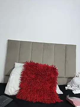 LeslyCooper1 online show from February 13, 7:10 pm