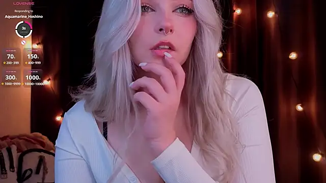 Snapshot of ShyniAlice chatting on February 7, 4:27 am ShyniAlice online show from February 7, 4:27 am