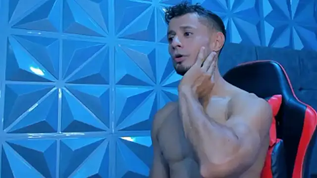 Snapshot of Adonys_Lewis_ chatting on June 16, 5:10 am Adonys Lewis online show from June 16, 5:10 am