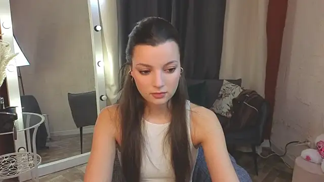 KitKatie online show from February 3, 5:40 pm