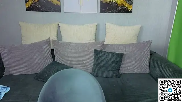 KitKatie online show from April 25, 2:03 pm