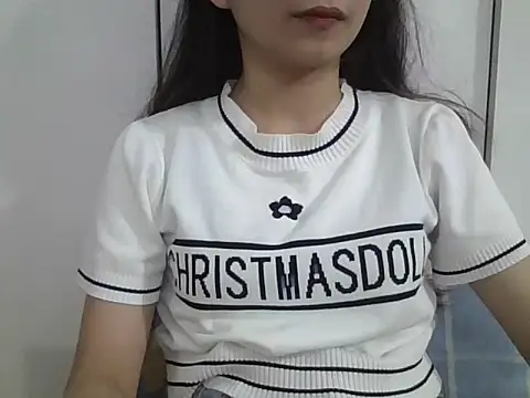Snapshot of berry_alma06 chatting on May 4, 2:35 pm berry alma06 online show from May 4, 2:35 pm