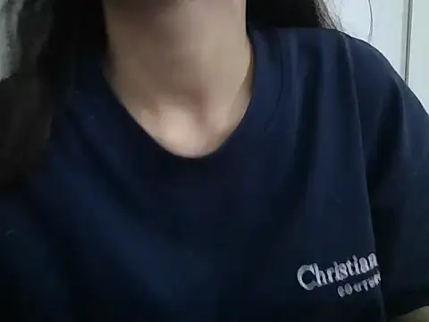 Snapshot of berry_alma06 chatting on May 17, 2:35 pm berry alma06 online show from May 17, 2:35 pm