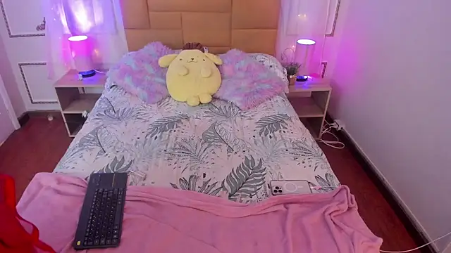 Snapshot of Jenifer_James chatting on February 24, 7:34 pm Jenifer James online show from February 24, 7:34 pm