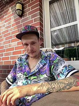 Snapshot of Donaldduck0069 chatting on May 22, 4:34 pm Donaldduck0069 online show from May 22, 4:34 pm