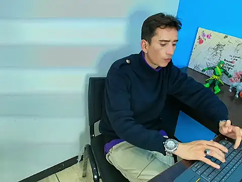 Iam Smith  online show from March 6, 3:58 am