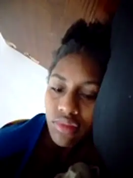 NicolVegaa online show from April 18, 10:41 am