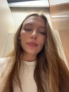 LeiaMood online show from April 11, 7:45 am