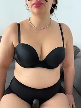 melissiaayzem online show from April 17, 8:50 am