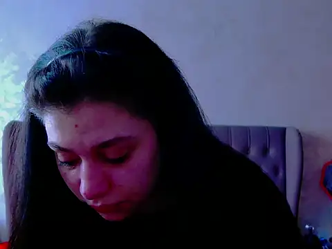 Snapshot of MaddyAllure chatting on February 22, 6:24 am MaddyAllure online show from February 22, 6:24 am