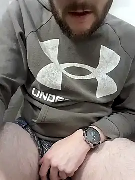 Snapshot of 80julien chatting on January 31, 9:35 pm 80julien online show from January 31, 9:35 pm