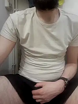 Snapshot of 80julien chatting on February 11, 8:47 pm 80julien online show from February 11, 8:47 pm