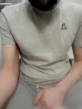 Snapshot of 80julien chatting on February 18, 1:40 pm 80julien online show from February 18, 1:40 pm