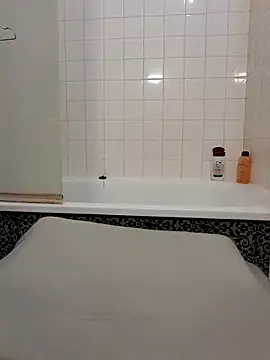 Snapshot of 80julien chatting on March 1, 6:43 pm 80julien online show from March 1, 6:43 pm