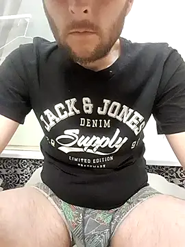 80julien online show from March 19, 9:30 pm