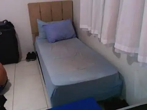 Snapshot of lipegonzalezz chatting on February 6, 2:27 am lipegonzalezz online show from February 6, 2:27 am