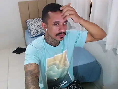 Snapshot of lipegonzalezz chatting on February 21, 2:51 pm lipegonzalezz online show from February 21, 2:51 pm