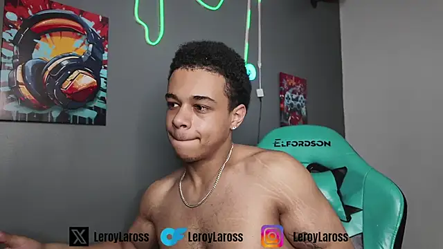 l-laross online show from May 18, 7:31 pm