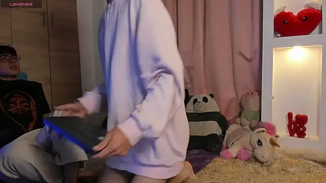 Maiky Cooper01 online show from April 25, 6:38 am