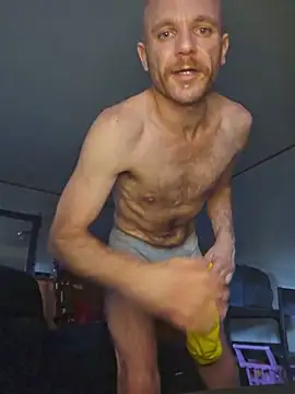 Snapshot of FrankieFuckMe chatting on May 18, 11:21 pm FrankieFuckMe online show from May 18, 11:21 pm