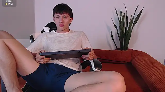 DarrenColleen online show from February 22, 10:52 pm