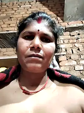 Snapshot of Hot_di97 chatting on February 6, 8:12 pm Hot di97 online show from February 6, 8:12 pm